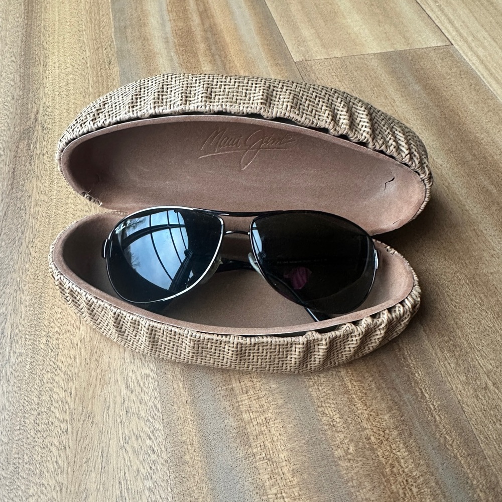 Maui Jim Black Aviator Sunglasses with Case